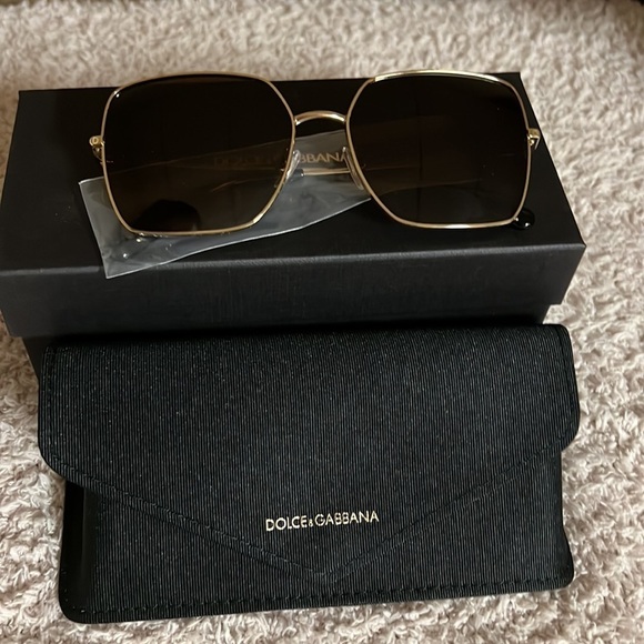 Nwt dolce & gabbana sunglasses main image 6